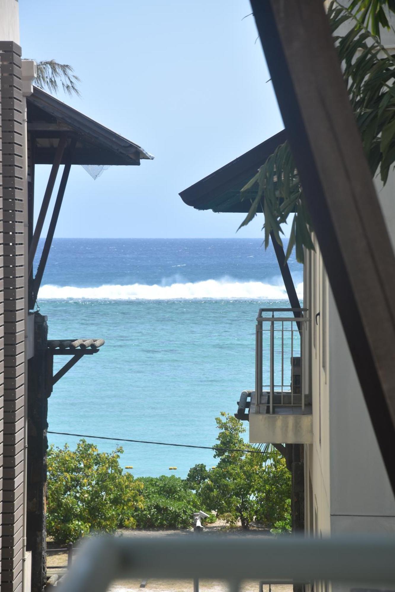 Blue Waves Beachfront Penthouse Flic-en-Flacq 外观 照片